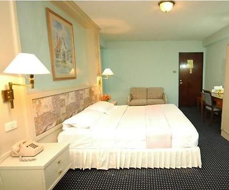 Lopburi Inn Hotel Bagian luar foto