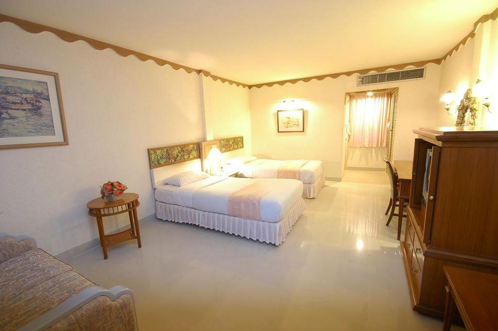 Lopburi Inn Hotel Bagian luar foto