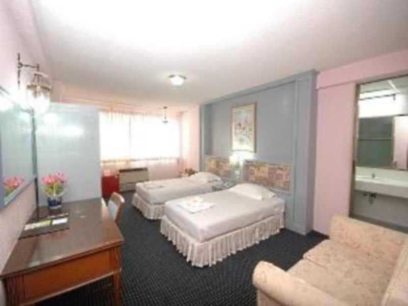 Lopburi Inn Hotel Bagian luar foto